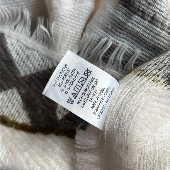 Geometric Patterned Scarf in Brown and Cream - Picture 5 of 5